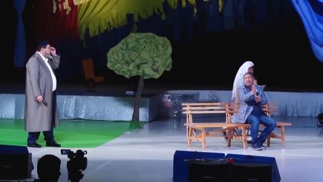 Shukurullo Isroilov & Mirzabek Xolmedov & Valijon Shamshiyev - Ikki cholga bir kampir смотреть онлайн