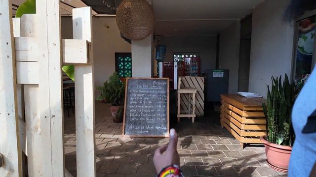 I Can't Believe This $100 Apartment In Nairobi Kenya смотреть онлайн