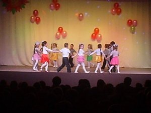 Хоровод дружбы МР Рожкова МВ День защиты детей концерт Старшая группа 2018