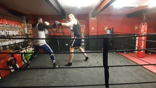 Oneface Mapacha - BOXING SPARRING SESSIONS AT LUDUS MAGNUS 24 HOURS GYM смотреть онлайн