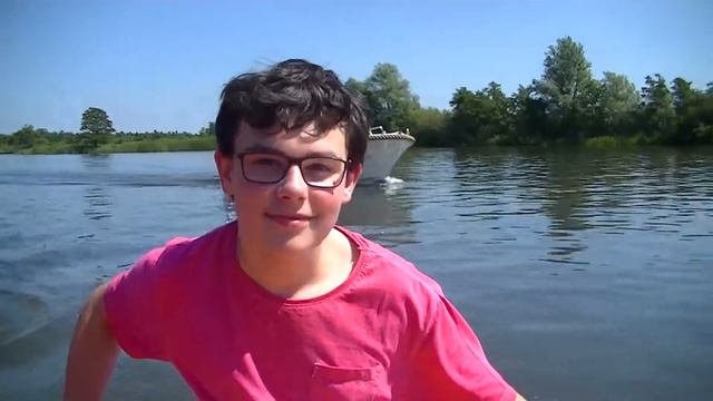 Sloepvaren in Earnewald смотреть онлайн