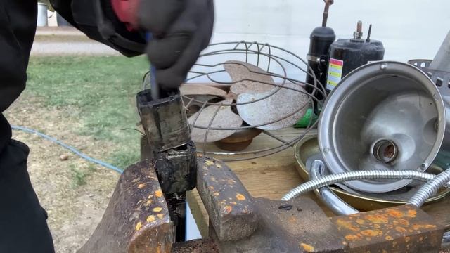 How to Scrap Light Ballasts + Fan Mail смотреть онлайн