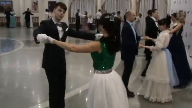 Вальс Экосез. Снежный бал в Мраморном зале смотреть онлайн