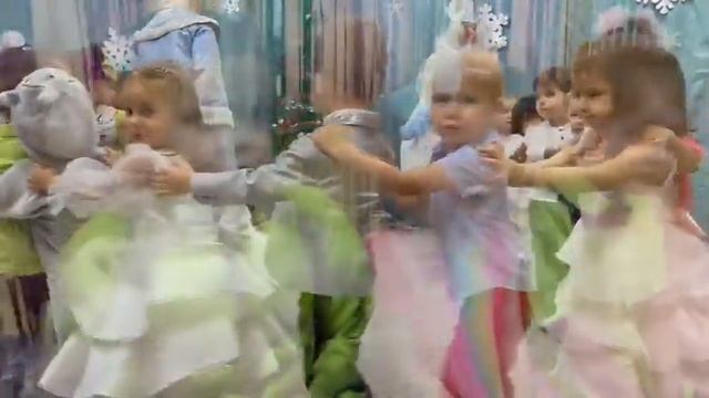 Новогодние Елки. смотреть онлайн