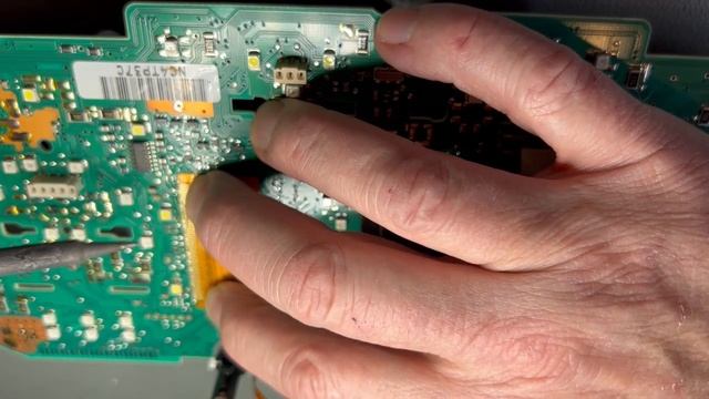Surface mount electronics soldering tools and techniques using an Audi TT MK1 instrument cluster смотреть онлайн