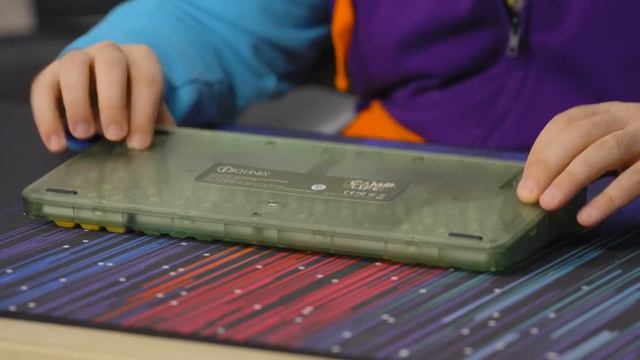 This is the retro keyboard of the future! - Iqunix ZX75 смотреть онлайн
