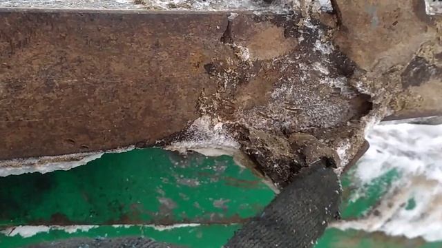Убираем снег на минитракторе Шифенг 254 (sf-254) самосвальным кузовком. смотреть онлайн