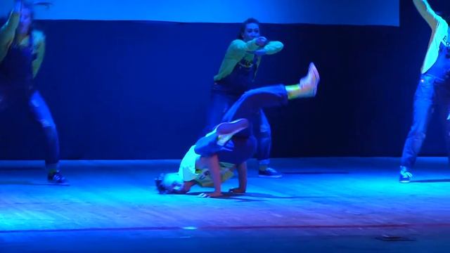 Monkeyz CREW - INSIDE Dancing Center смотреть онлайн