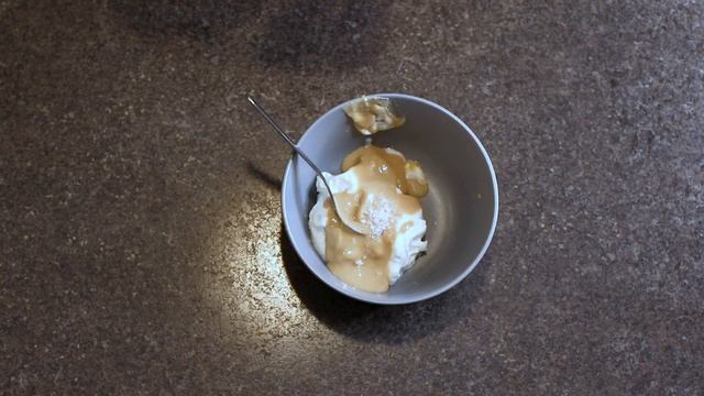 Брюссельская капуста с йогуртом и тахини/Brussels Sprouts With Yoghurt And Tahini