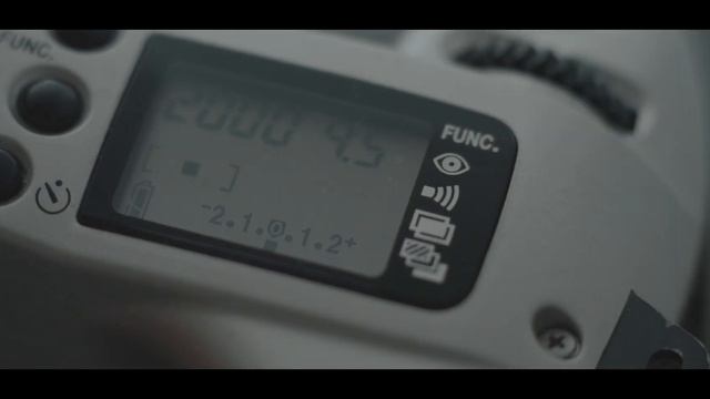 Shooting Film with the Canon EOS 300 (Canon EOS 300 Review) смотреть онлайн