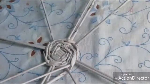 Как сделать круглое дно из газетных трубочек (1часть) смотреть онлайн
