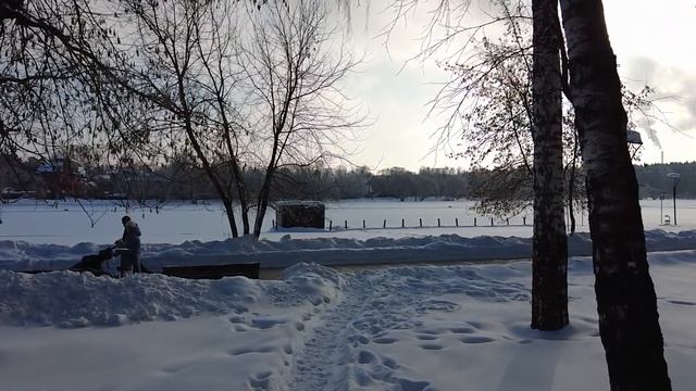 Директор солидной фирмы сделал боссом доярку из деревни... Весь офис смеялся, а потом вздрогнул... смотреть онлайн