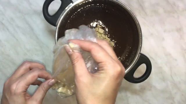 ШОКОЛАДНАЯ КОЛБАСА - любимое с детства лакомство. Простой рецепт десерта без выпечки за 15 минут. смотреть онлайн