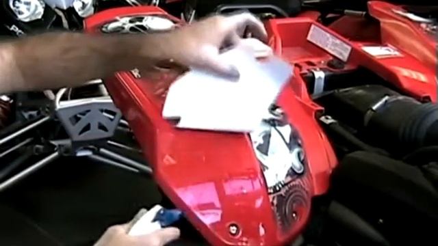 Как клеить наклейки на изогнутую поверхность пластика по мокрому. смотреть онлайн