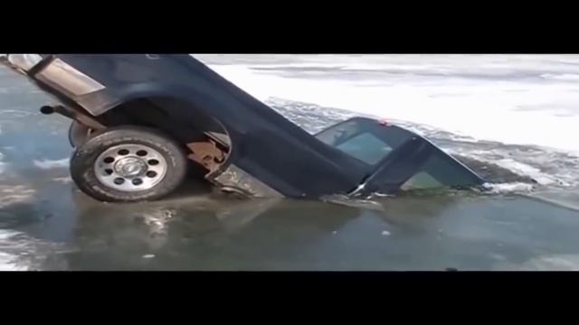 Утопил машину. Рыбалка, тонкий лёд, дураки за рулём. смотреть онлайн