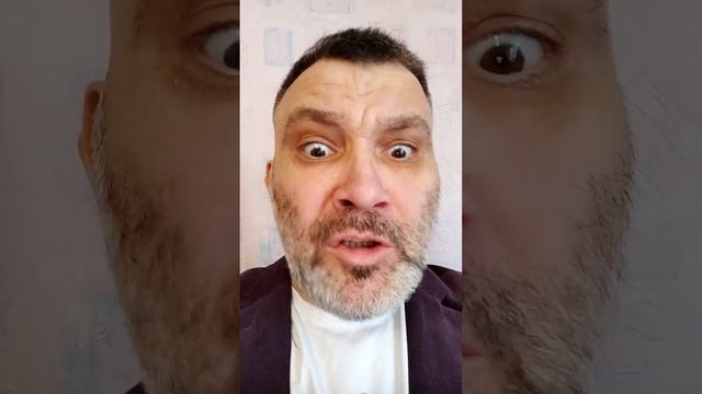 Анекдот про полку с презервативами.