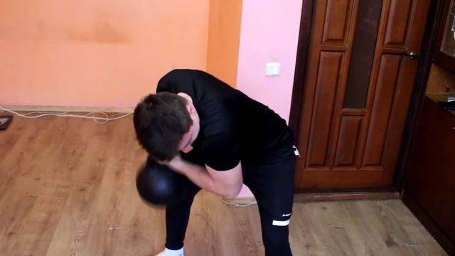 Домашняя тренировка на бицепс !!Тренировка с гирей на бицепс !! смотреть онлайн