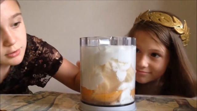 Маленький шеф - выпуск 8 - Кефирный десерт по рецепту Юли Дыгас смотреть онлайн