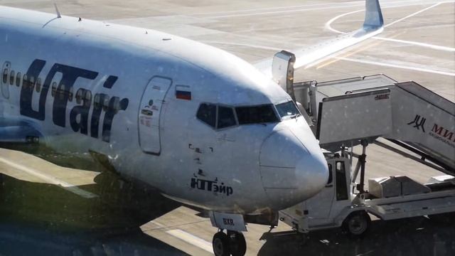 Embraer 195. Национальном аэропорту Минск. смотреть онлайн