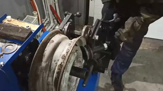 Правка стальных дисков. Автосервис Европа. Главный Мастер-Механик Станислав. смотреть онлайн