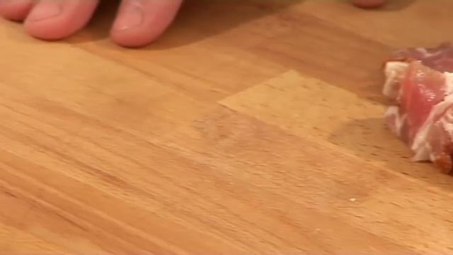 Салат Цезарь с курицей смотреть онлайн