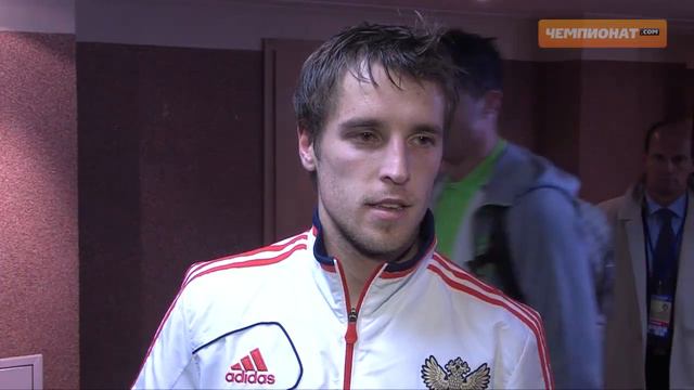 Роналду покинул "Лужники" под охраной смотреть онлайн