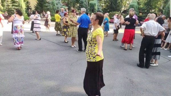 Харьков Танцы в Центральном парке ?????