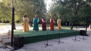 песня" ОЙ ТЫ ВИШНЯ БЕЛЫЙ ЦВЕТ"