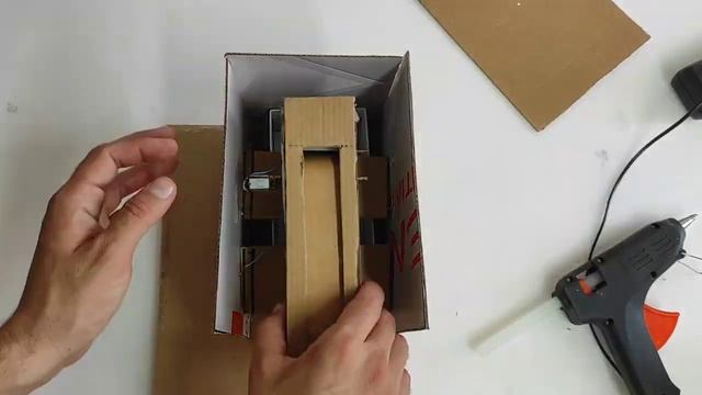 handcrafted : DIY easy coins bank for kids/ coin bank from recycling cardboard/kid's activity смотреть онлайн