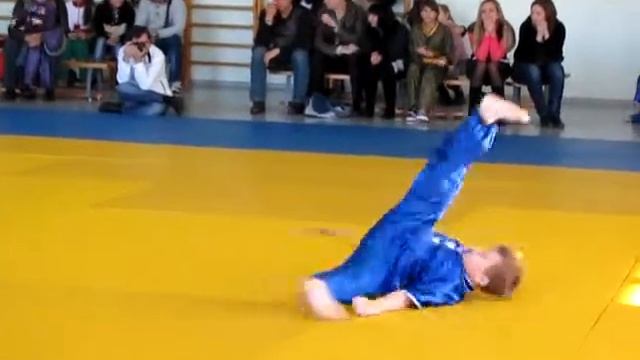 10.11.12 кикбоксинг сольные (музыкальные) Яцкевич с\о