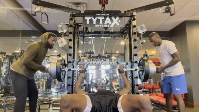 Деонтей Уайлдер поднимает штангу 160 кг смотреть онлайн