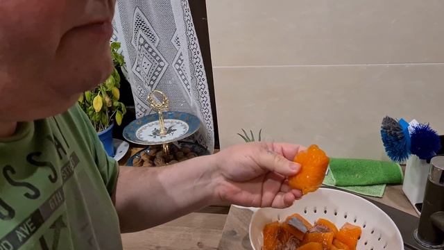 Как вкусно засолить красную рыбу. Быстрый рецепт, всего 3 часа и можно кушать. Очень вкусная еда. смотреть онлайн