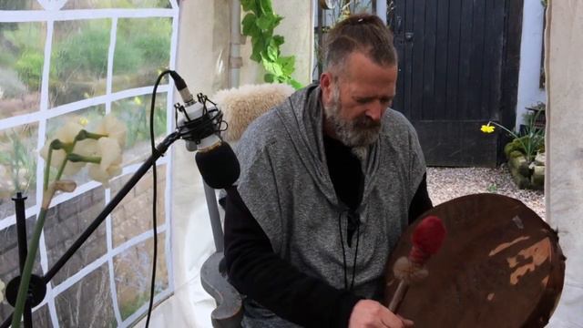 shamanic horse drum, four drums from same hide смотреть онлайн