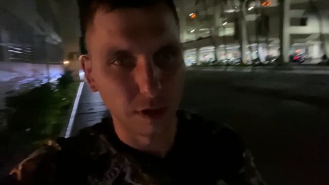 Не впустили в клуб / Нашел потерянный телефон / Отдал вещи бездомному смотреть онлайн