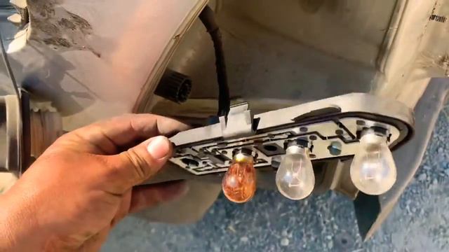 Como cambiar foco de Mercedes ML 320 @elchanojose4633 смотреть онлайн