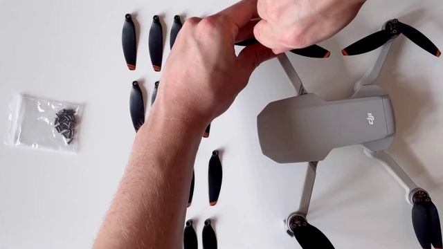 Инструкция по замене лопастей DJI Mini, Mini SE, Mini 2 смотреть онлайн