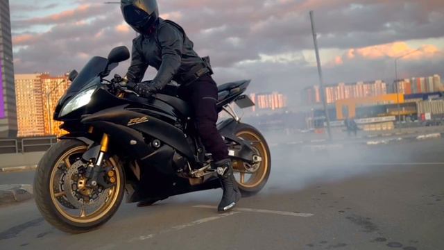 Yamaha R6 смотреть онлайн