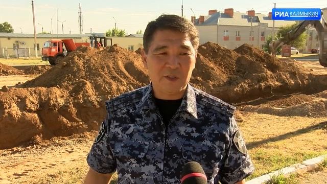 Современное футбольное поле с искусственным покрытием появится у сотрудников Росгвардии смотреть онлайн