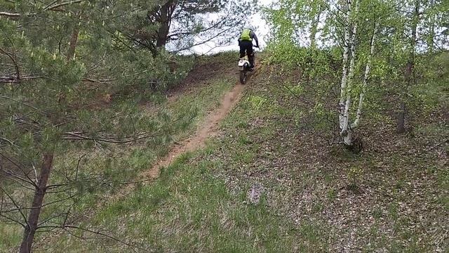 Honda xr250 третья попытка заезда в новую горку, закрепление успеха :) смотреть онлайн