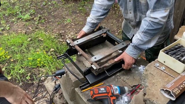 Поворотные кресла в автодом. Дом на колёсах своими руками. Серия #010. смотреть онлайн