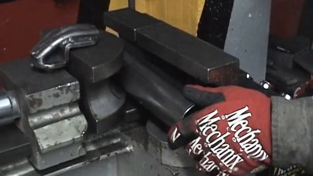 Instalación de punta de escape cromada - Taller Tuning смотреть онлайн