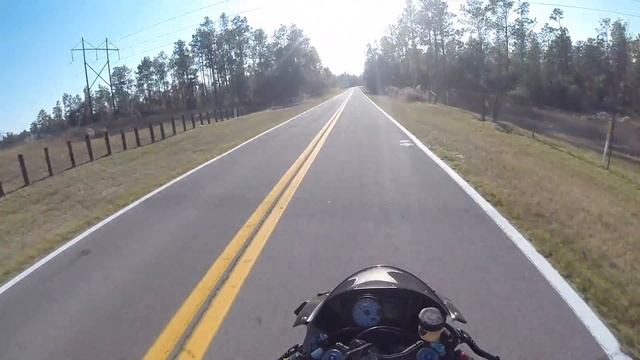 SV650 WHEELIES? смотреть онлайн