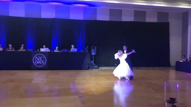 Viennese Waltz-Echo of love .Ballroom dance show смотреть онлайн