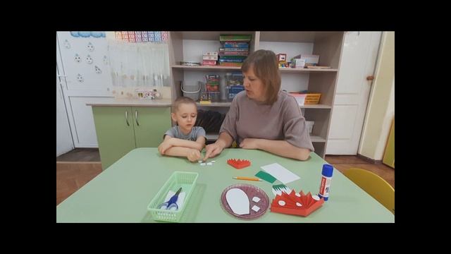 Конструирование из бумаги с элементами аппликации 
