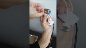 Как заменить светодиодный светильник. Установлен в натяжной потолке. Ремонт. Полезно знать.