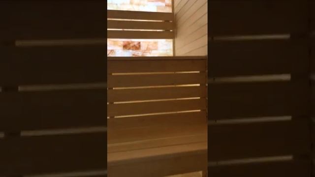 баня из липы с большим соляным панно