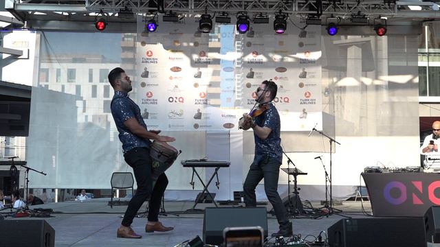 Skin N Strings Djembe Drum and Violin fusion downtown Toronto смотреть онлайн