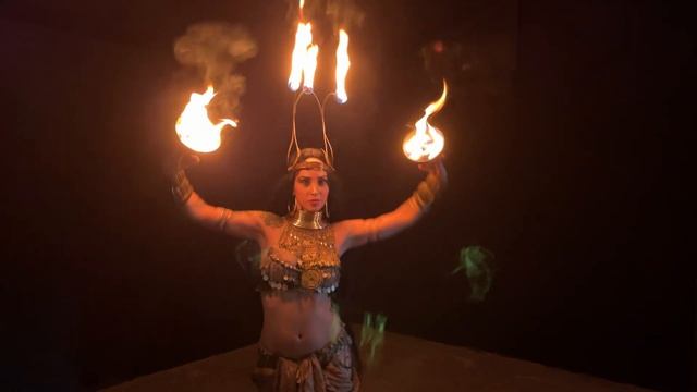 SYLVIA YSSEI-TRIBAL FUSION BELLYDANCE WITH ELEMENTS- FIRE DANCE смотреть онлайн