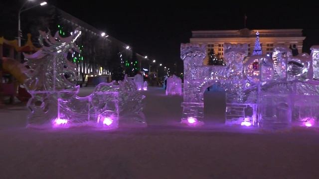 Кемерово Снежный городок на площади Советов Новый год Зимняя вечерняя прогулка смотреть онлайн