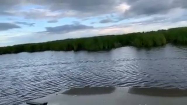 Преодоление брода. Река. Вездеход Охотец смотреть онлайн